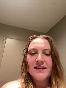 Snapshot of PhatAssBlond chatting on 12/07/24, 02:31 PhatAssBlond online show from 12/07/24, 02:31