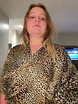 Snapshot of PhatAssBlond chatting on 12/09/24, 04:12 PhatAssBlond online show from 12/09/24, 04:12