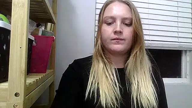 Snapshot of PhatAssBlond chatting on 12/22/24, 02:17 PhatAssBlond online show from 12/22/24, 02:17
