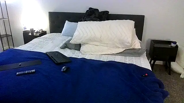 Snapshot of PhatAssBlond chatting on 12/25/24, 10:16 PhatAssBlond online show from 12/25/24, 10:16