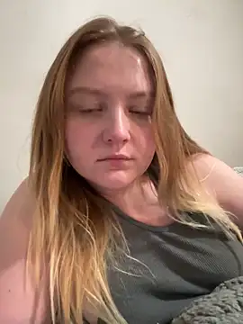 Snapshot of PhatAssBlond chatting on 01/07/25, 07:28 PhatAssBlond online show from 01/07/25, 07:28