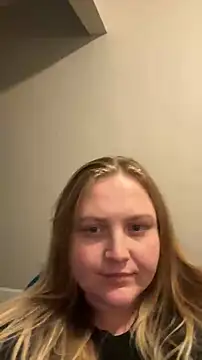 Snapshot of PhatAssBlond chatting on 01/12/25, 01:21 PhatAssBlond online show from 01/12/25, 01:21