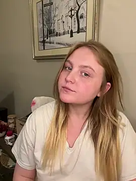 Snapshot of PhatAssBlond chatting on 01/18/25, 04:37 PhatAssBlond online show from 01/18/25, 04:37