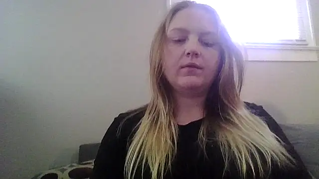 Snapshot of PhatAssBlond chatting on 02/17/25, 05:43 PhatAssBlond online show from 02/17/25, 05:43