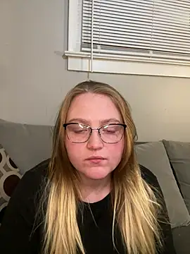 Snapshot of PhatAssBlond chatting on 02/18/25, 12:26 PhatAssBlond online show from 02/18/25, 12:26