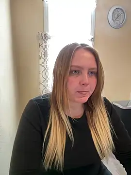 Snapshot of PhatAssBlond chatting on 02/20/25, 05:40 PhatAssBlond online show from 02/20/25, 05:40