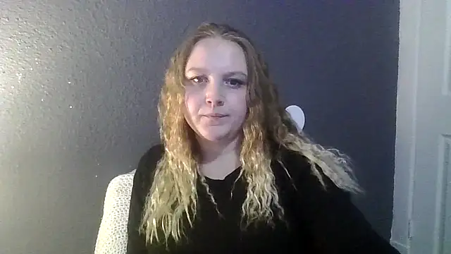 Snapshot of PhatAssBlond chatting on 02/21/25, 08:49 PhatAssBlond online show from 02/21/25, 08:49