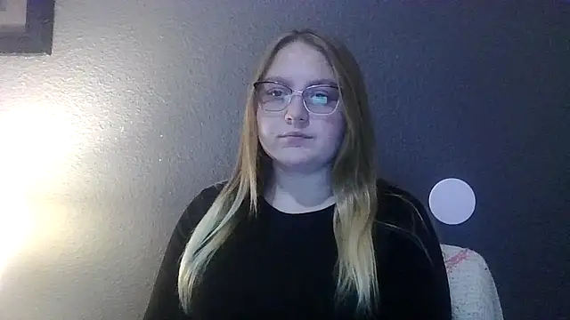 Snapshot of PhatAssBlond chatting on 02/24/25, 08:58 PhatAssBlond online show from 02/24/25, 08:58
