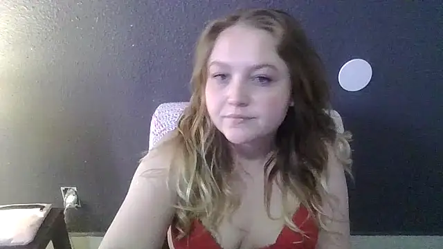 Snapshot of PhatAssBlond chatting on 03/01/25, 06:43 PhatAssBlond online show from 03/01/25, 06:43