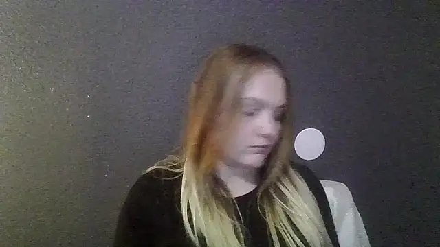 Snapshot of PhatAssBlond chatting on 03/05/25, 03:18 PhatAssBlond online show from 03/05/25, 03:18