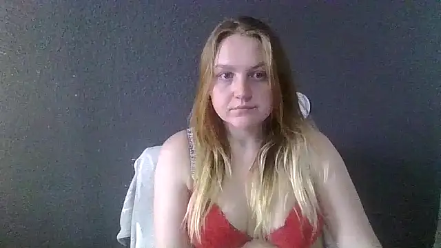Snapshot of PhatAssBlond chatting on 03/05/25, 08:10 PhatAssBlond online show from 03/05/25, 08:10