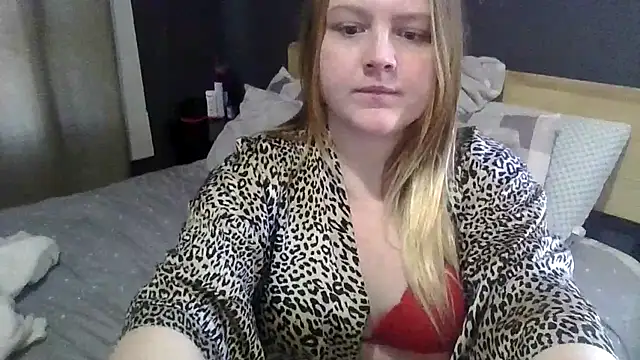Snapshot of PhatAssBlond chatting on 03/08/25, 06:16 PhatAssBlond online show from 03/08/25, 06:16