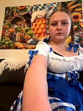 Snapshot of PhatAssBlond chatting on 09/29/25, 09:08 PhatAssBlond online show from 09/29/25, 09:08