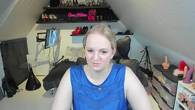 caro kitten online show from 01/10/25, 08:18