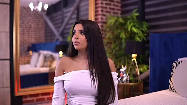 NicoleCellini online show from 10/16/25, 06:09