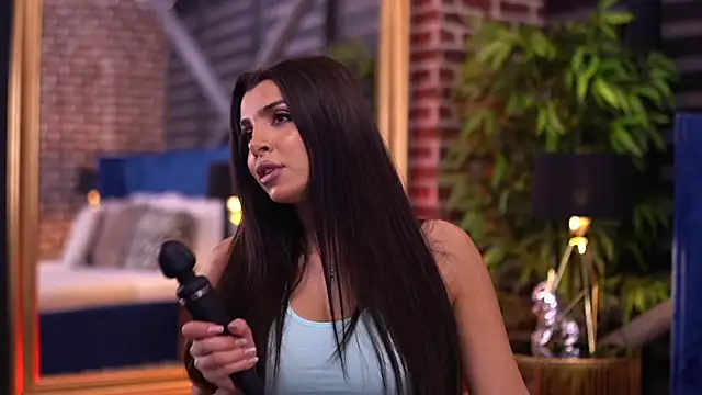 NicoleCellini online show from 10/17/25, 06:21