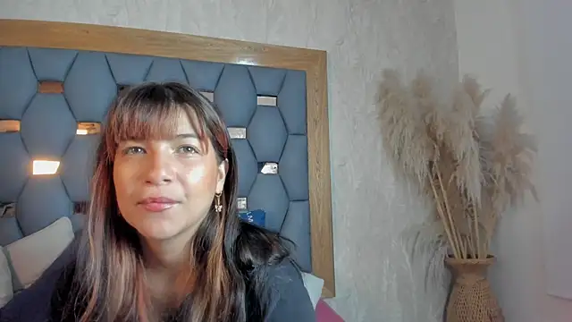 Snapshot of yayi_derek chatting on 10/14/25, 11:33 yayi derek online show from 10/14/25, 11:33