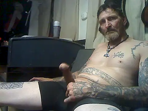 Snapshot of 2Hot2gether69 chatting on 10/12/25, 05:06 2Hot2gether69 online show from 10/12/25, 05:06