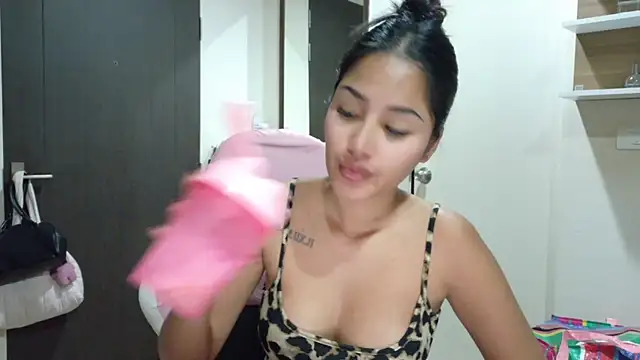 ice ice babyy online show from 10/18/25, 07:47