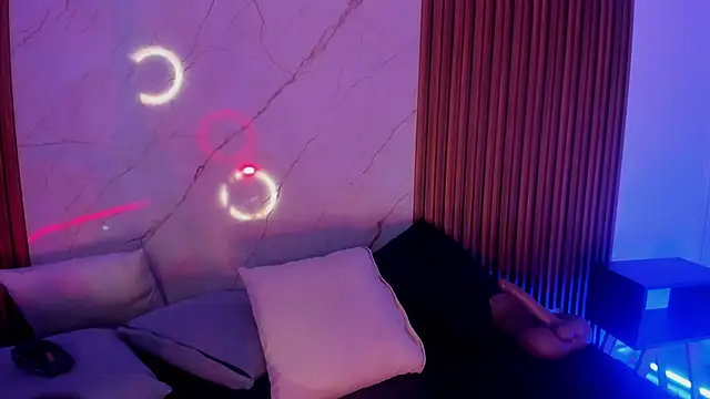 Emiilycollins online show from 11/13/25, 02:43