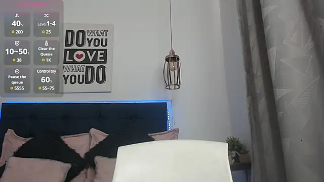 Snapshot of Alisteresa_ chatting on 01/18/25, 07:15 Alisteresa online show from 01/18/25, 07:15