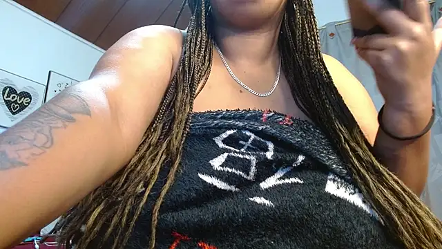 Snapshot of Alisteresa_ chatting on 09/15/25, 01:49 Alisteresa online show from 09/15/25, 01:49
