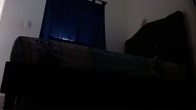 Snapshot of Valenn_rey chatting on 03/21/25, 10:39 Valenn rey online show from 03/21/25, 10:39