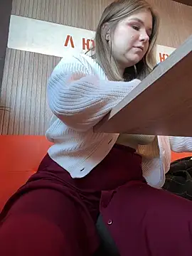 Snapshot of PumaShyXD chatting on 10/17/25, 11:02 PumaShyXD online show from 10/17/25, 11:02