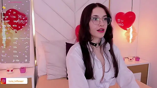 Snapshot of Flor_delunaa chatting on 02/17/25, 12:16 Flor delunaa online show from 02/17/25, 12:16