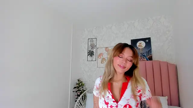 Adria ross online show from 10/31/25, 12:39