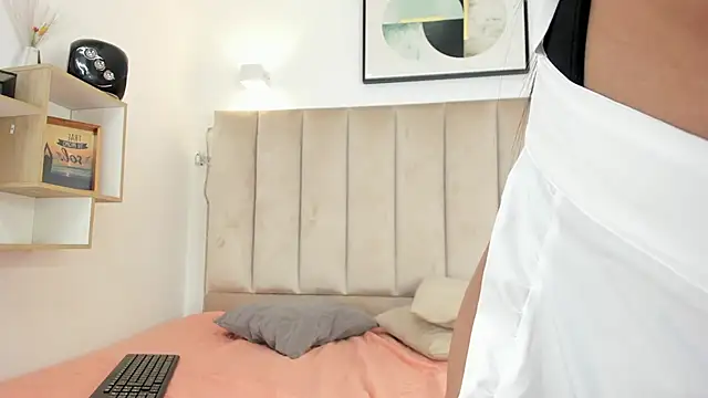 Snapshot of Anniie_Queen chatting on 10/14/25, 03:29 Anniie Queen online show from 10/14/25, 03:29