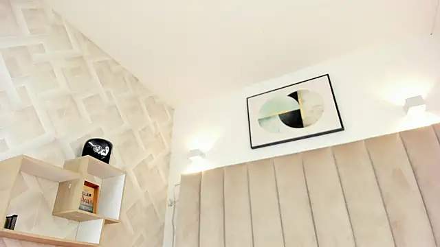 Snapshot of Anniie_Queen chatting on 11/16/25, 02:06 Anniie Queen online show from 11/16/25, 02:06