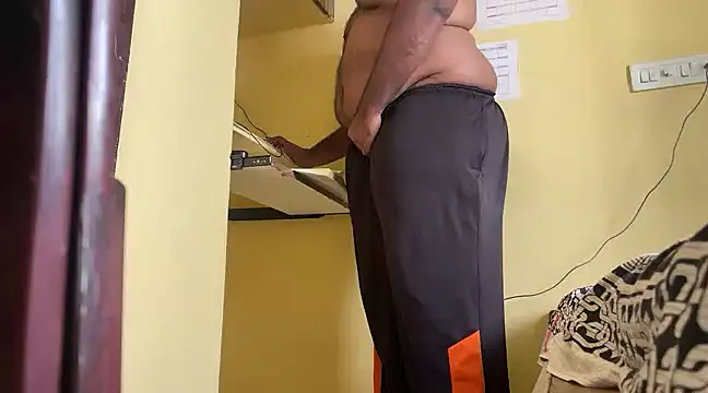 Snapshot of Dreamcaptain6888 chatting on 12/12/24, 05:10 Dreamcaptain6888 online show from 12/12/24, 05:10