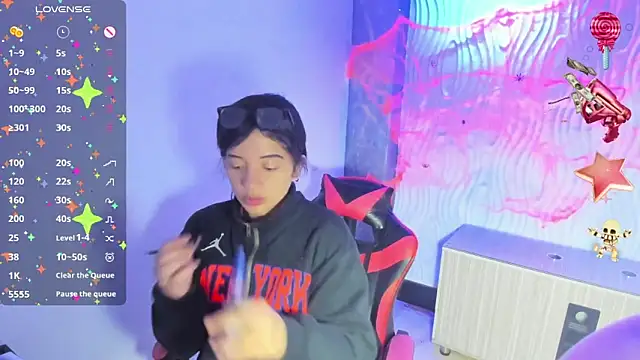 angelie 3 online show from 10/29/25, 07:32