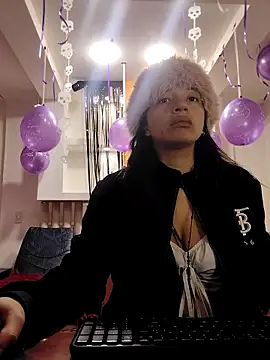 angelie 3 online show from 11/08/25, 10:41