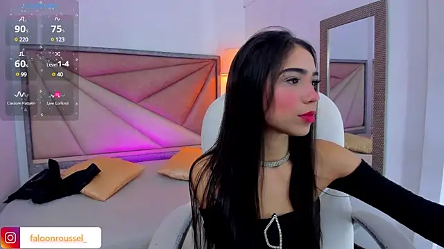 Snapshot of FaloonRoussel chatting on 01/11/25, 06:12 FaloonRoussel online show from 01/11/25, 06:12