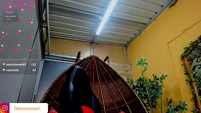 Snapshot of FaloonRoussel chatting on 03/15/25, 12:15 FaloonRoussel online show from 03/15/25, 12:15