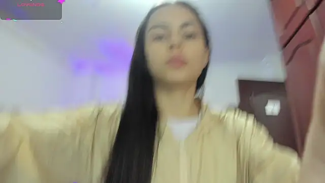 Snapshot of Aleejaa__ chatting on 03/04/25, 11:19 Aleejaa online show from 03/04/25, 11:19