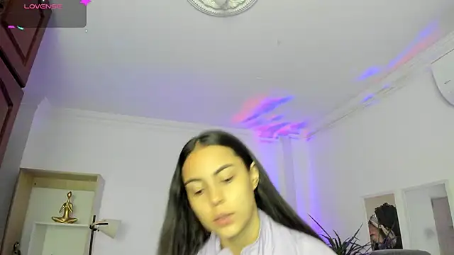 Snapshot of Aleejaa__ chatting on 03/17/25, 11:31 Aleejaa online show from 03/17/25, 11:31