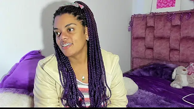 ladyrd1 online show from 10/11/25, 07:07