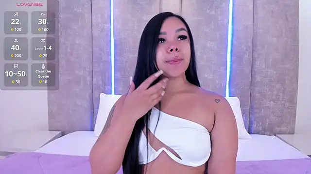 Snapshot of MarianaGarciaa__ chatting on 02/19/25, 11:17 MarianaGarciaa online show from 02/19/25, 11:17