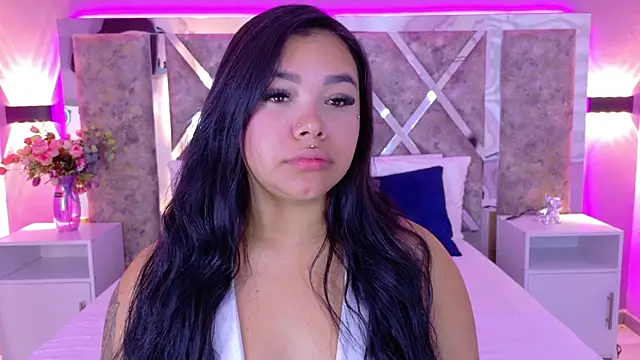 Snapshot of MarianaGarciaa__ chatting on 10/02/25, 07:21 MarianaGarciaa online show from 10/02/25, 07:21