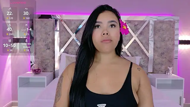 Snapshot of MarianaGarciaa__ chatting on 11/14/25, 07:23 MarianaGarciaa online show from 11/14/25, 07:23