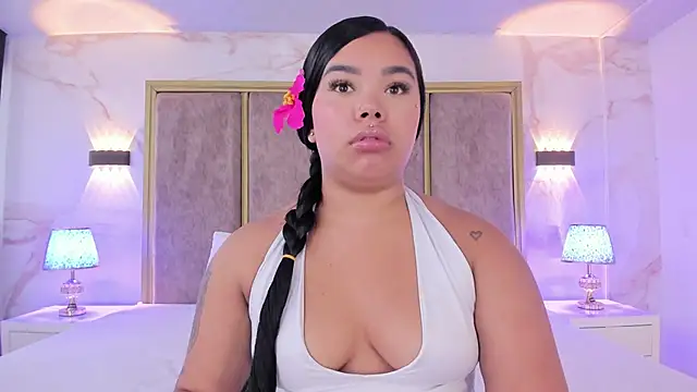 Snapshot of MarianaGarciaa__ chatting on 11/15/25, 07:54 MarianaGarciaa online show from 11/15/25, 07:54