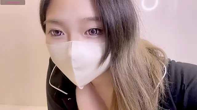 Snapshot of Rei1216xo chatting on 12/14/24, 01:59 Rei1216xo online show from 12/14/24, 01:59