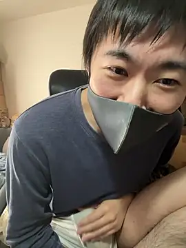 Snapshot of kentyken chatting on 11/10/25, 12:53 kentyken online show from 11/10/25, 12:53