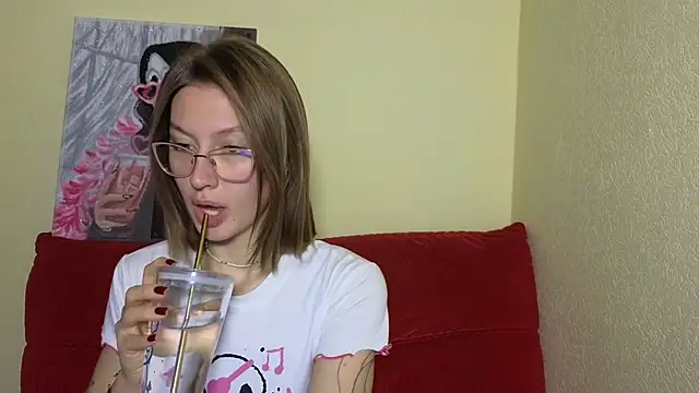 Snapshot of MalvinaBlum chatting on 12/18/24, 01:15 MalvinaBlum online show from 12/18/24, 01:15