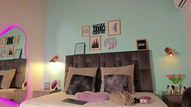 alaia-rogers online show from 02/26/25, 06:54