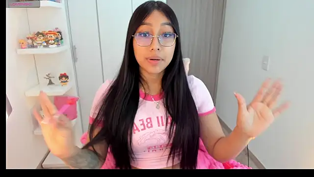 isa bellaa0 online show from 10/17/25, 04:15