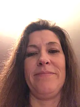 Lwhite1 online show from 12/31/24, 12:32